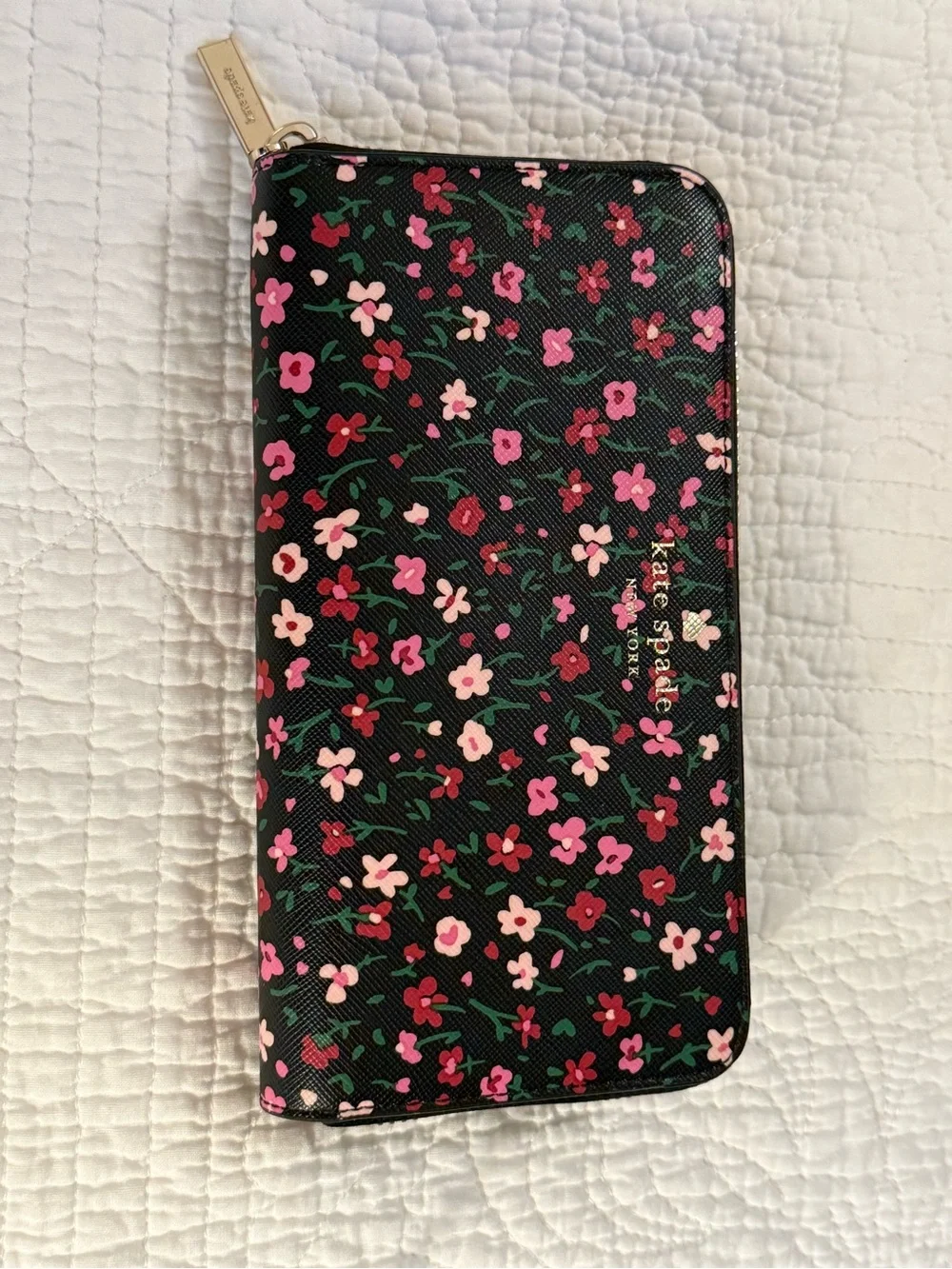 Kate Spade New York Women’s Zip-Around Floral Wallet Black Pink Zipper Logo